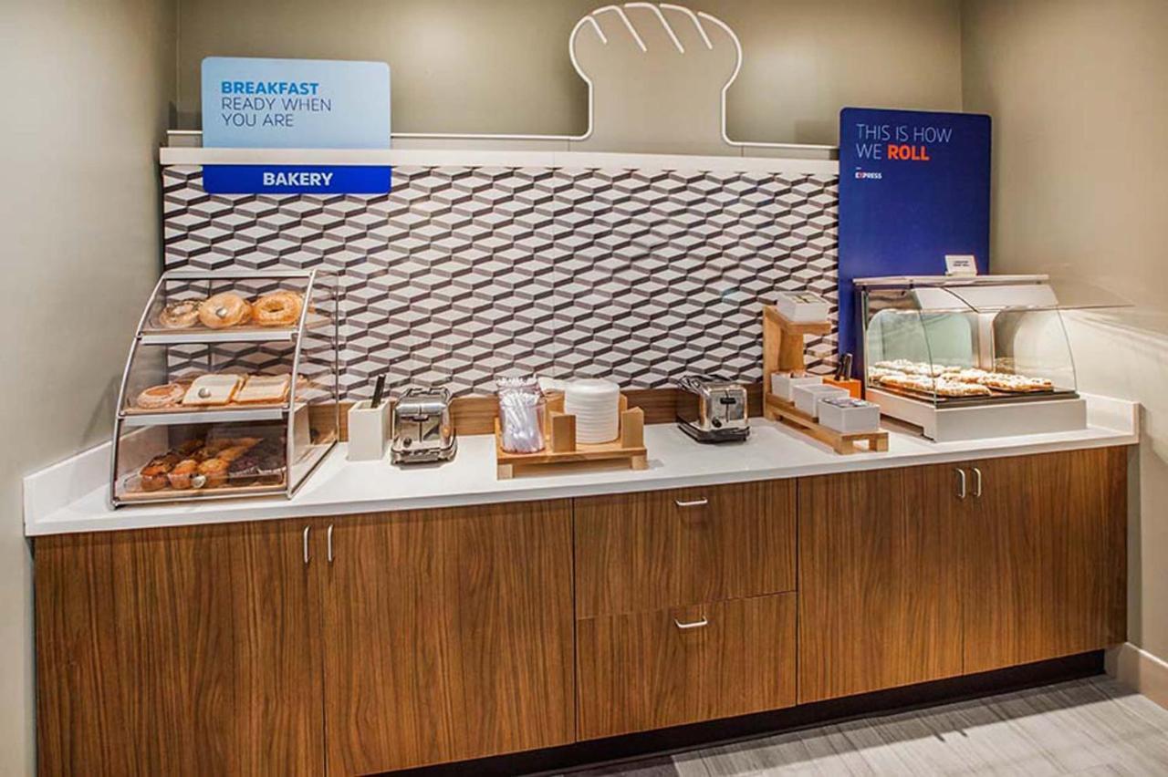 Holiday Inn Express Johnson City By Ihg Экстерьер фото